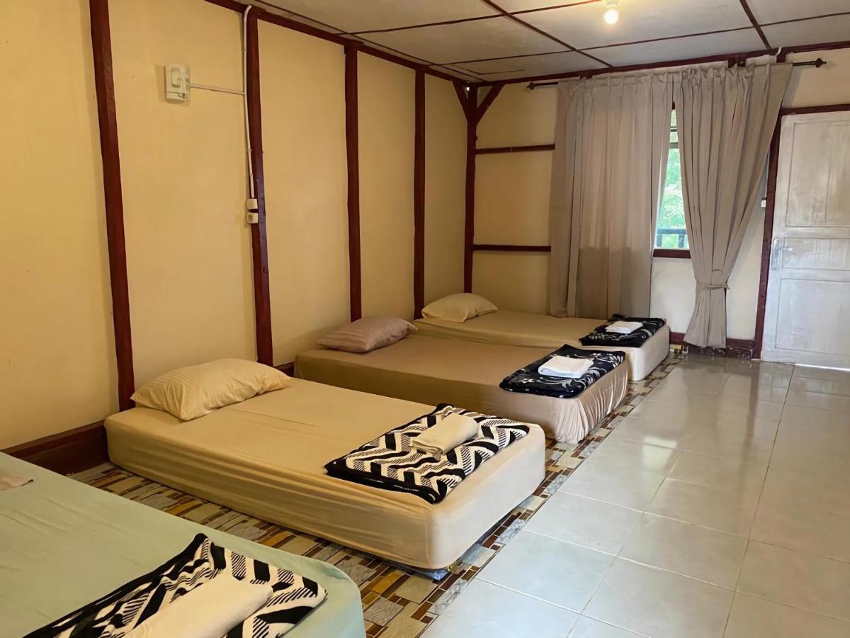 Ron'S Guest House Berastagi Backpacker Rooms Exterior photo